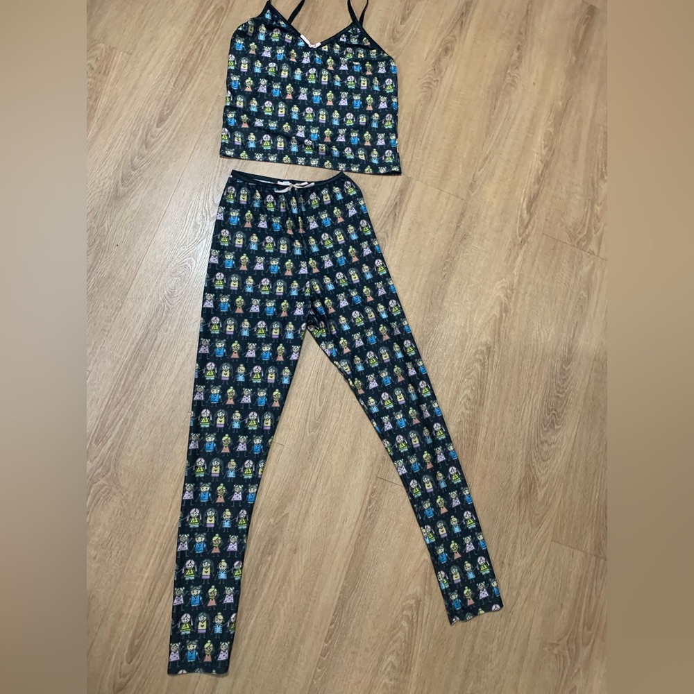 Vintage 2 piece set from the brand endeiu off instagram sold out out set .